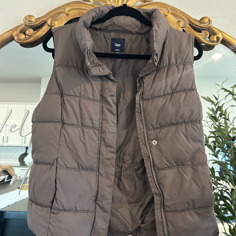 Gap Puffer Vest